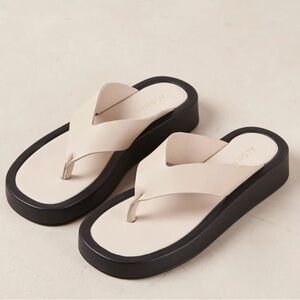 NWT Alohas Ivory Overcast Cream Leather Sandals